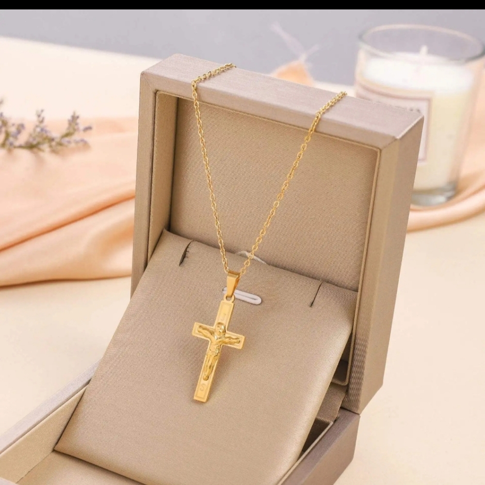 Elegant Gold Cross Necklace 16 Inch Chain